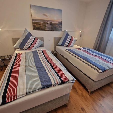 Fewofaubelcentro 42 & 54 & 62 M2 Oberhausen  Bilik gambar