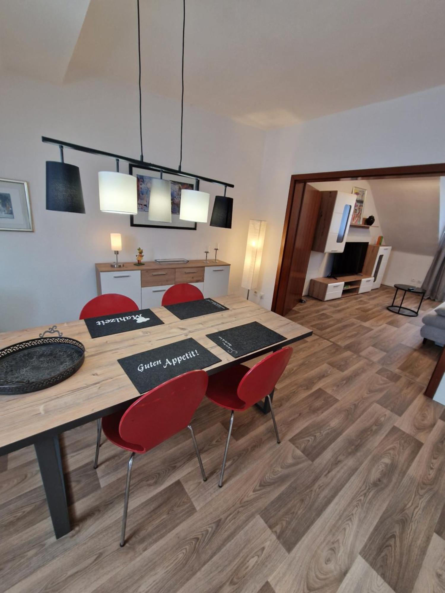 Fewofaubelcentro 42 & 54 & 62 M2 Oberhausen  Bilik gambar