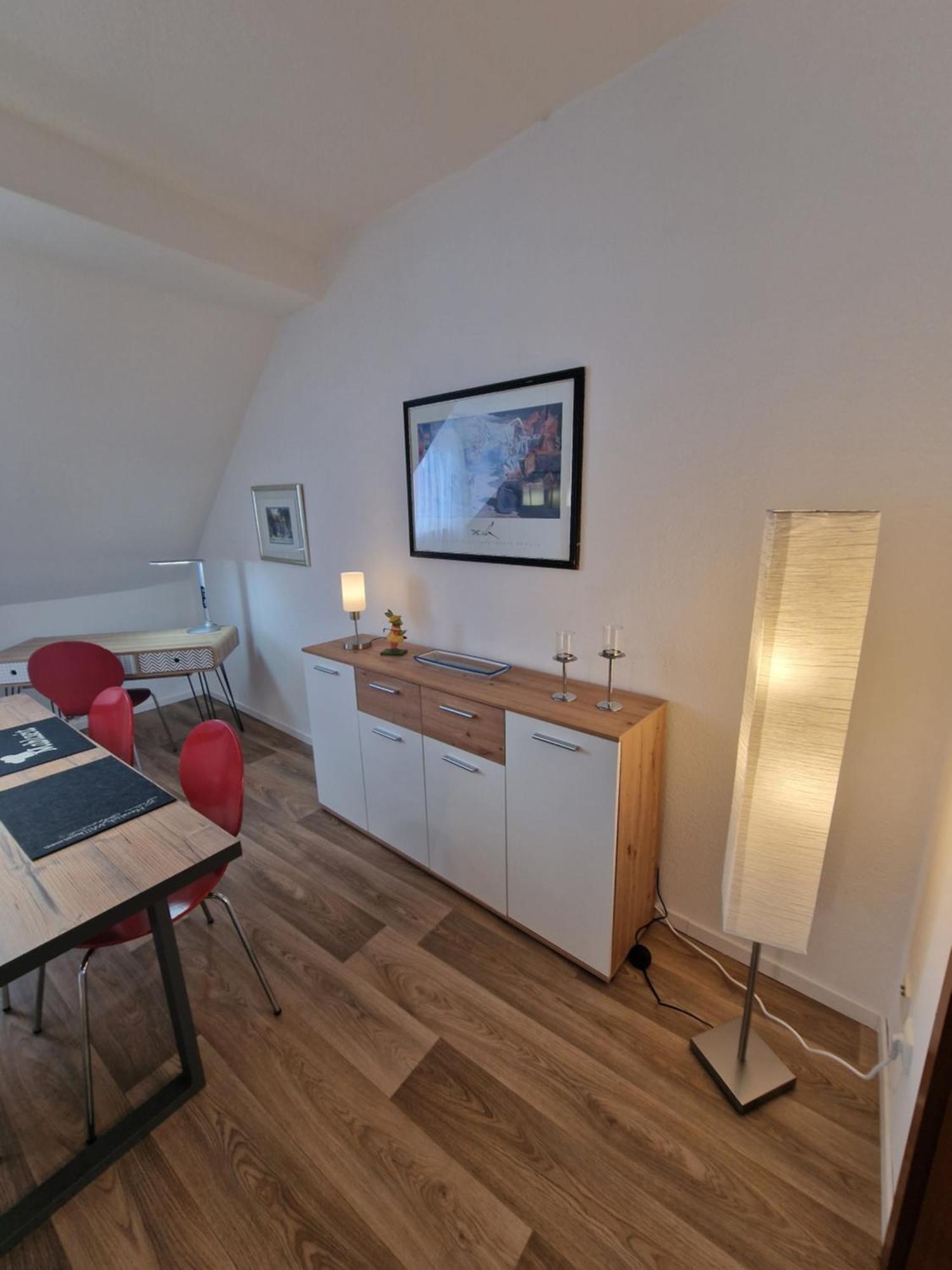 Fewofaubelcentro 42 & 54 & 62 M2 Oberhausen  Bilik gambar